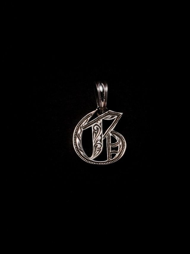 美品 ANTIDOTE BUYERS CLUB silver950 415P▲ ANTIDOTE BUYERS CLUB 「Engraved Square Cross Pendant