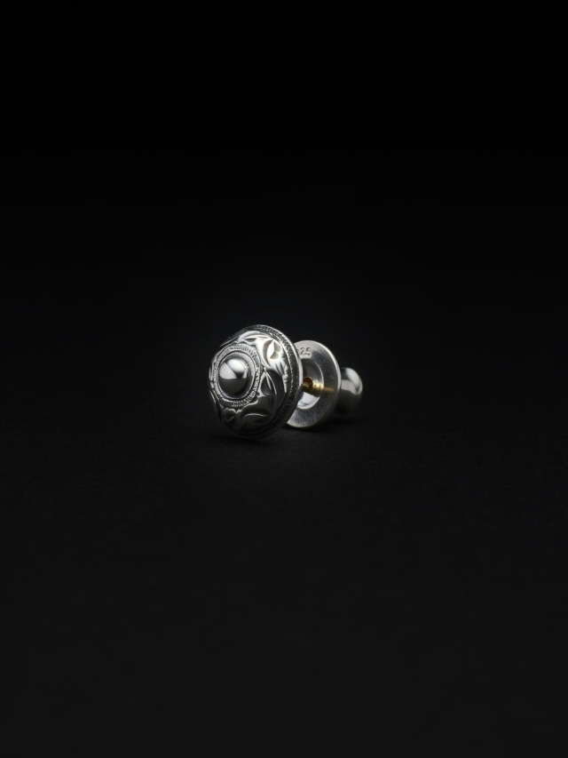ANTIDOTE BUYERS CLUB　　「Engraved Rivet Earring」　　SILVER950製 ピアス