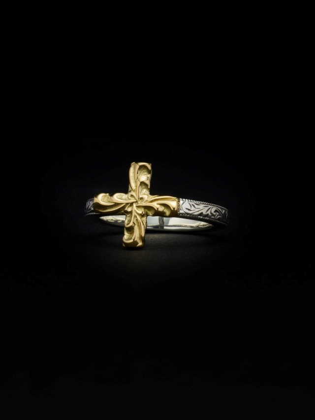 ANTIDOTE BUYERS CLUB　　「Engraved Tiny Cross Ring」　　SILVER950×K18製 リング