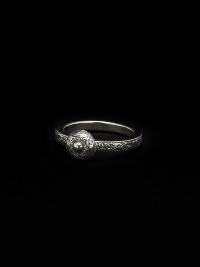 ANTIDOTE BUYERS CLUB　　「Engraved Tiny Rivet Ring」　　SILVER950製 リング