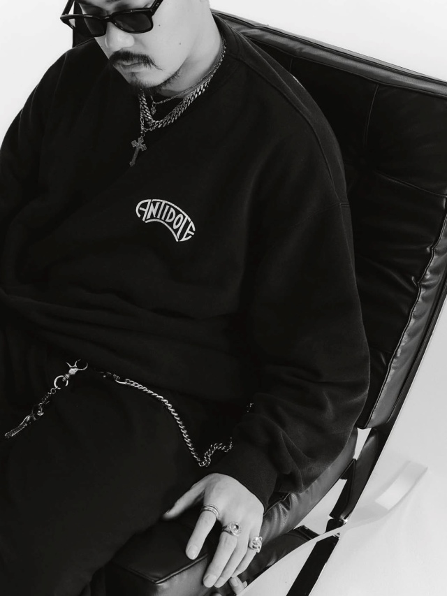 ANTIDOTE BUYERS CLUB 「Fade Wash Crewneck Sweatshirt(Holy Angels