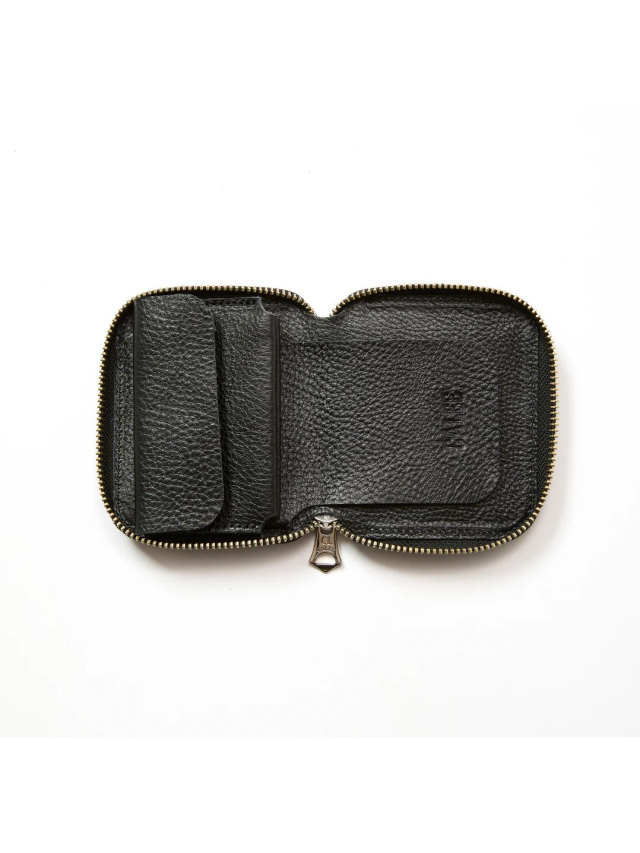 CALEE 「PLANE LEATHER ZIP MULTI WALLET ＜STUDS CHARM＞」 レザー