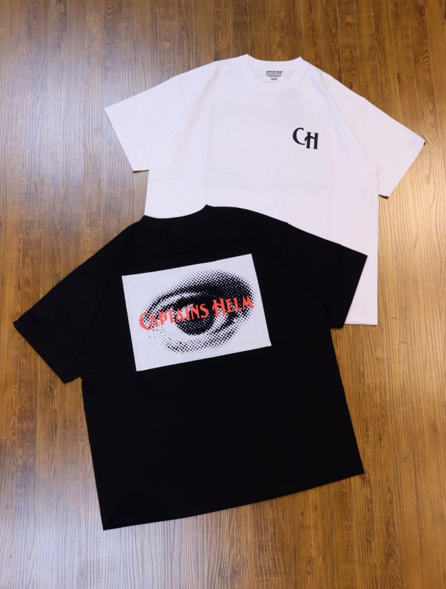 CAPTAINS HELM　　「#ALL EYES ON YOU SS TEE」  　プリントティーシャツ