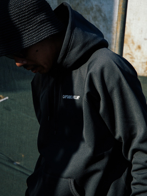 CAPTAINS HELM 「#PLEASURE SEEKERS TECH HOODIE」 テック プル