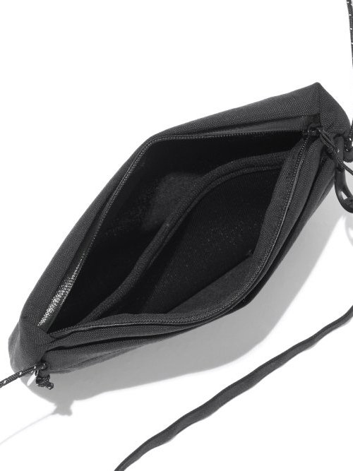 未使用CMF OUTDOOR GARMENT ミニサコッシュ　SMART PAC CMF OUTDOOR GARMENT 「SMART PAC BALLISTIC NYLON」 ミニサコッシュ