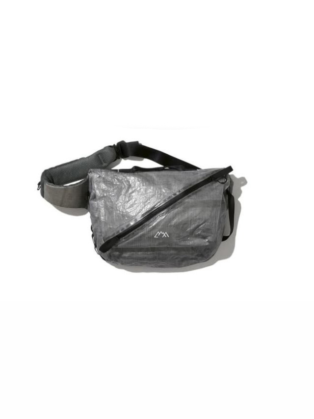 CMF OUTDOOR GARMENT　「MESSENGER BAG DYNEEMA」　メッセンジャーバッグ