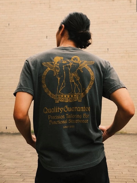 DELUXE 「ANGEL TEE」 ガーメントダイ プリントポケットティーシャツ