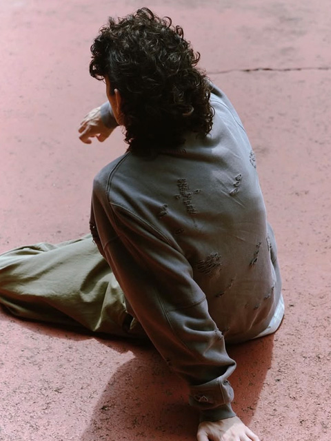 DELUXE 「Sabotage」 ダメージ加工 クルーネックスウェット