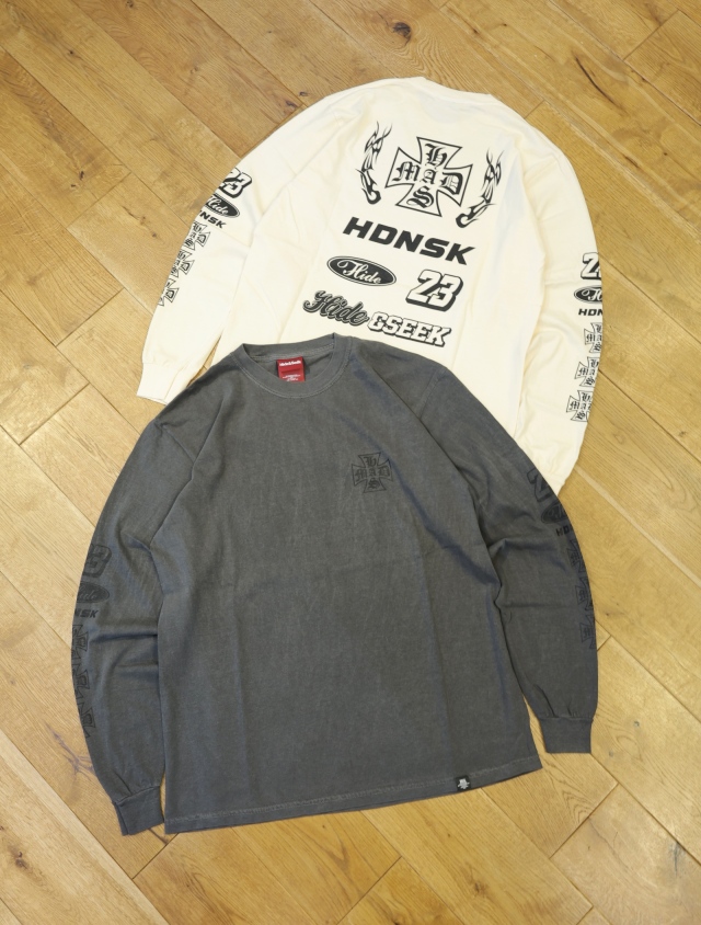 Hide and Seek　「No23 L/S Tee」　ロングスリーブプリントティーシャツ