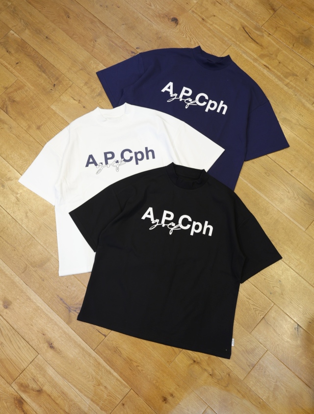 A.P.C.Golf × CAPTAINS HELM GOLF　　「A.P.Cph/Golf HALF MOCK NECK TEE」 　モックネックティーシャツ