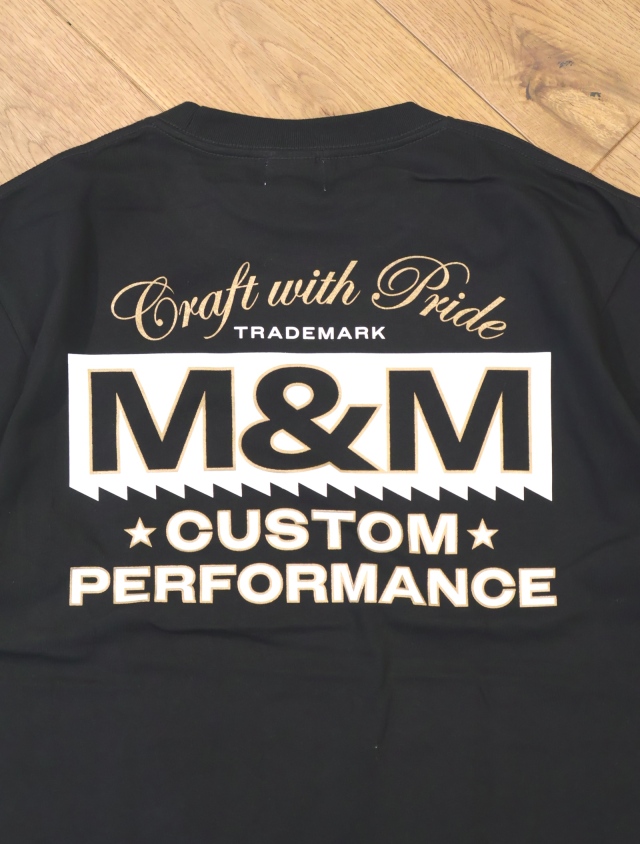 M&M CUSTOM PERFORMANCE Tシャツ M&M CUSTOM PERFORMANCE - Brush Sign Tee (BLACK) / ロゴ