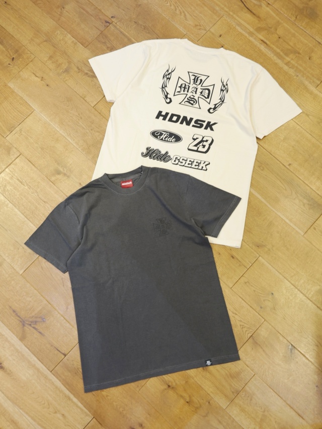 Hide and Seek　「No23 S/S Tee」　プリントティーシャツ