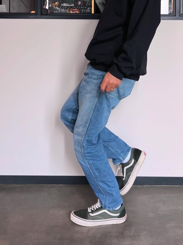 ROUGH AND RUGGED 「CROWN」 ウォッシュ加工 テーパードデニムパンツ 