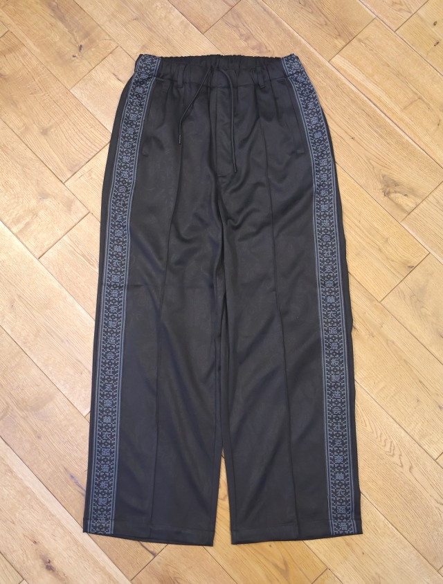 DELUXE x Evisen 　 「DELUXE x Evisen Botanic Tracksuit Pants」　ピンタック トラックパンツ
