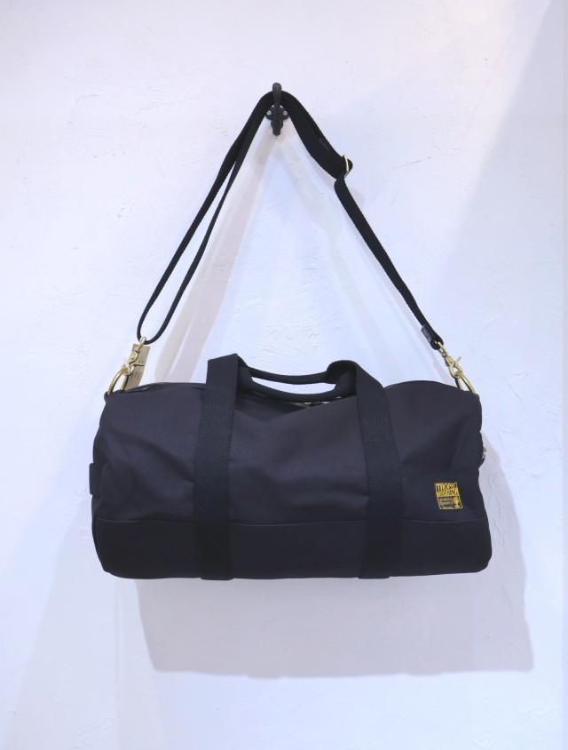 TROPHY CLOTHING 　「Road Trip Bag Medium」 　ショルダーダッフルバッグ