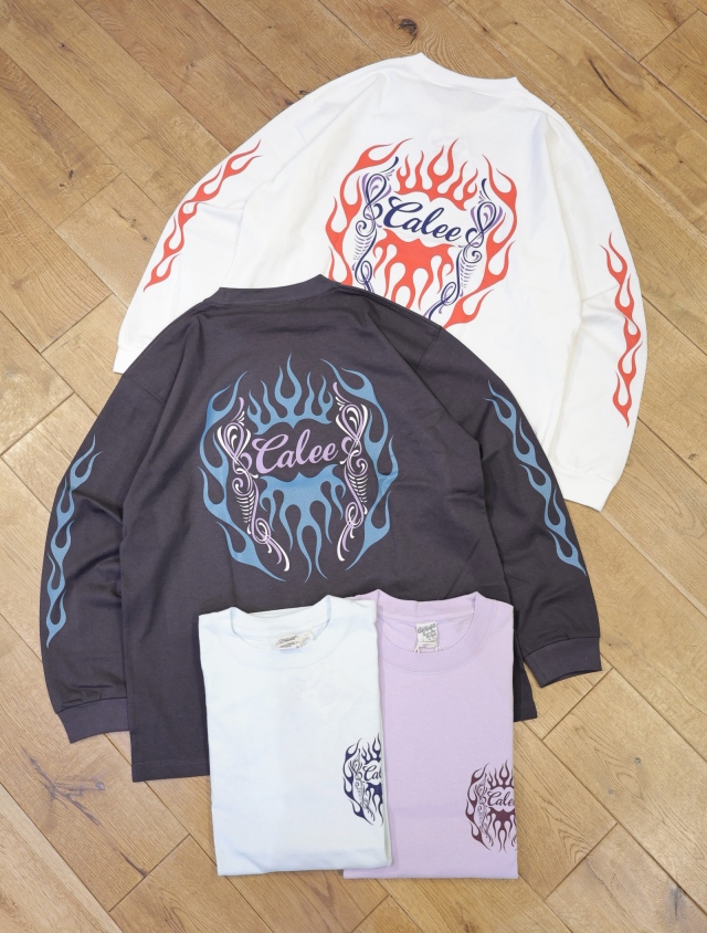 CALEE 「VINTAGE TYPE FLAME LOGO PINSTRIPING L/ S TEE ＜NATURALLY PAINT DESIGN＞ 」 ドロップショルダープリントロングスリーブティーシャツ