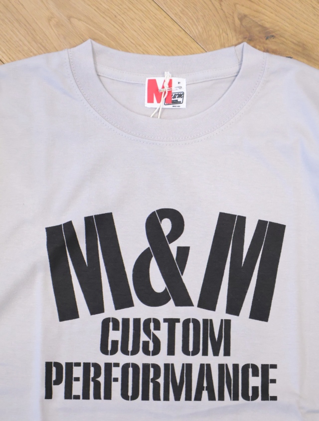 M&M CUSTOM PERFORMANCE 「Stencil Logo Tee」 プリントティーシャツ