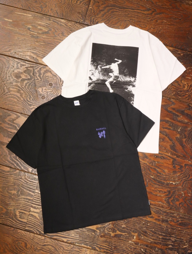 RADIALL　　「KAWA - CREW NECK T-SHIRT S/S」　　プリントティーシャツ