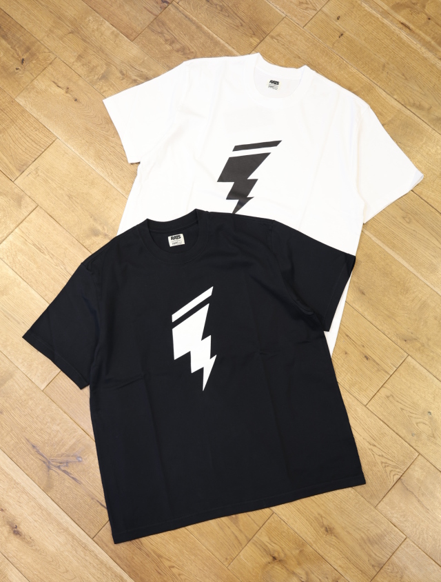 RATS　「BOLT TEE」　プリントティーシャツ