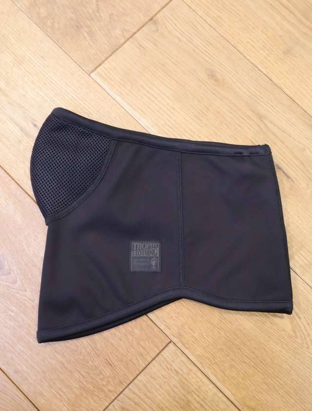 TROPHY CLOTHING　　「"MONOCHROME" Wind Guard Neck Warmer」　　ネックウォーマー