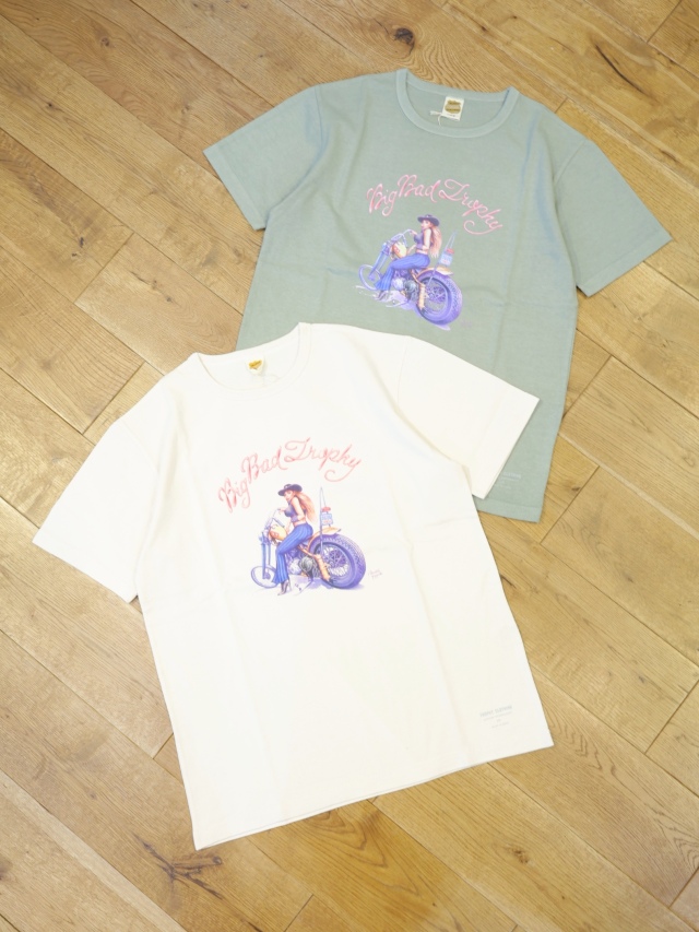 TROPHY CLOTHING　　「Big Bad Trophy OD S/S Tee」　プリントティーシャツ
