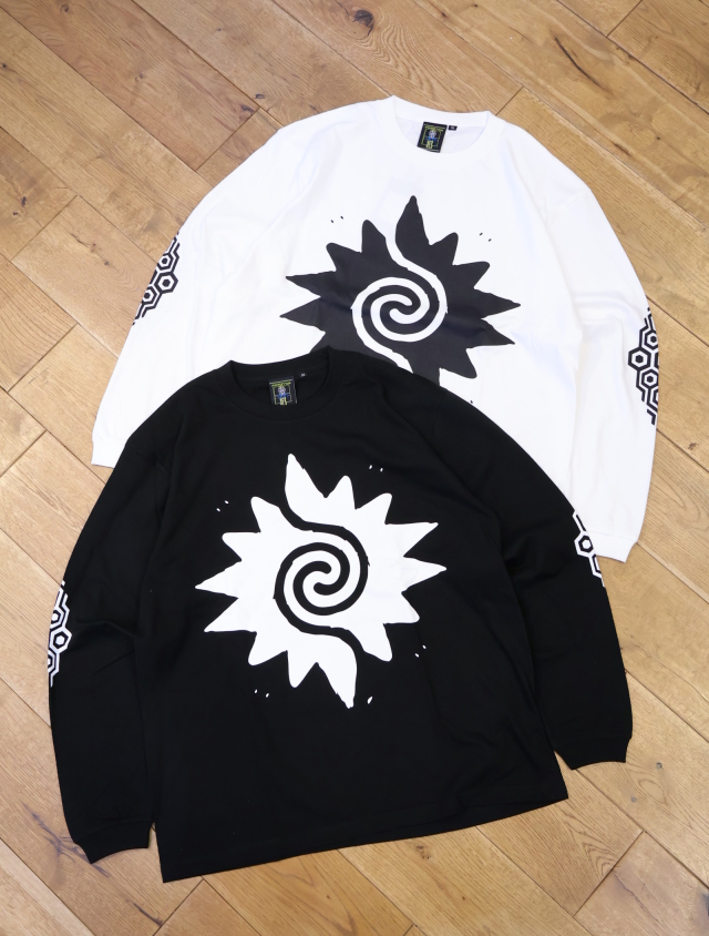 FOREVER YES 　「Long Sleeve TEE by Tomas」　プリントロングスリーブティーシャツ