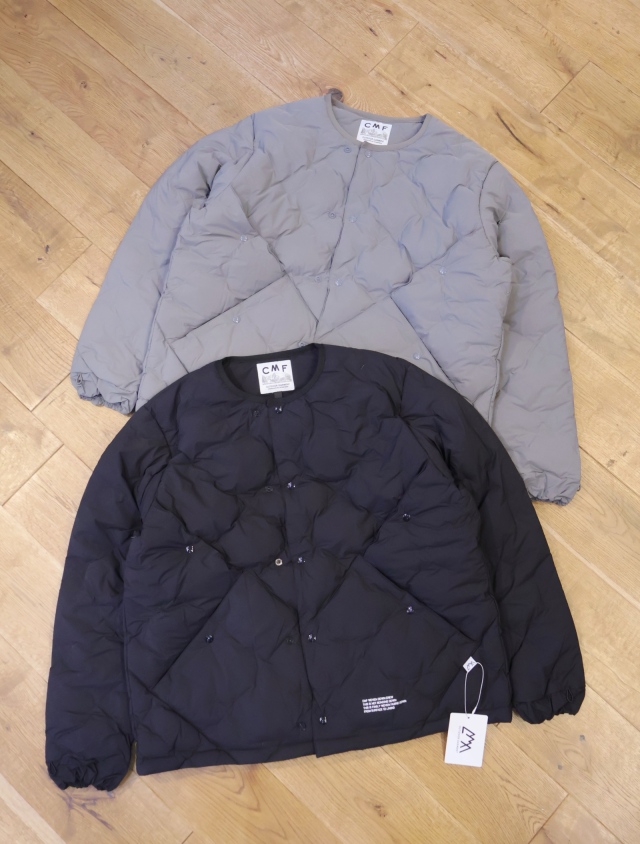 CMF OUTDOOR GARMENT 「CMF WOVEN DOWN CREW」 ノーカラーダウンジャケット