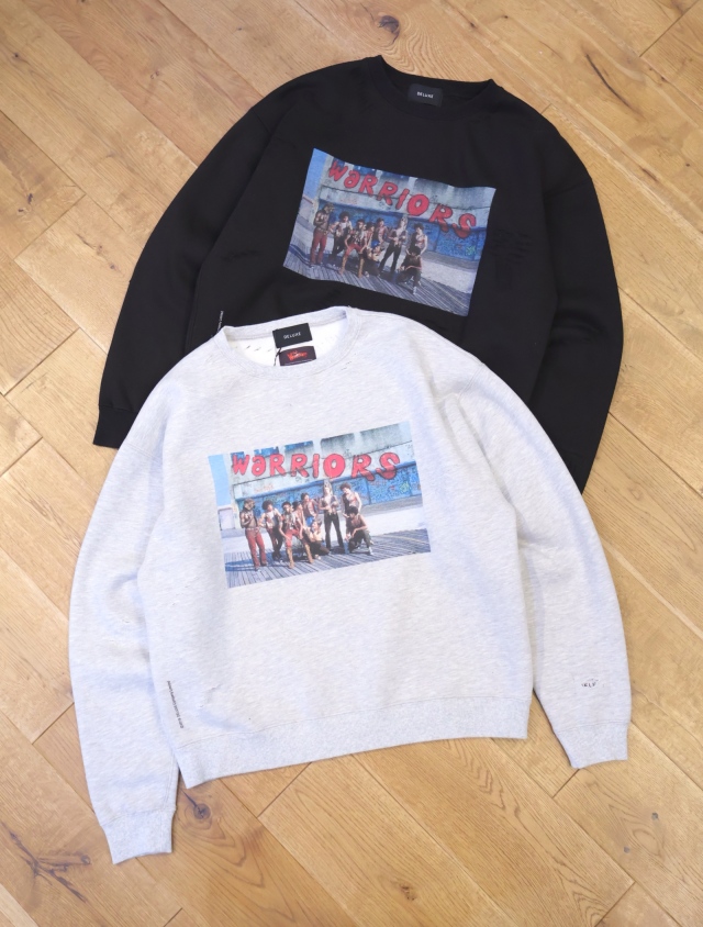 DELUXE x THE Warriors 　「DELUXE x THE Warriors Photo CREW」　ダメージ加工 クルーネックスウェット