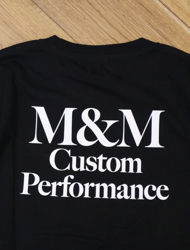 M&M CUSTOM PERFORMANCE Tシャツ M&M CUSTOM PERFORMANCE - Logo Tee (BLACK) / ロゴ プリント T