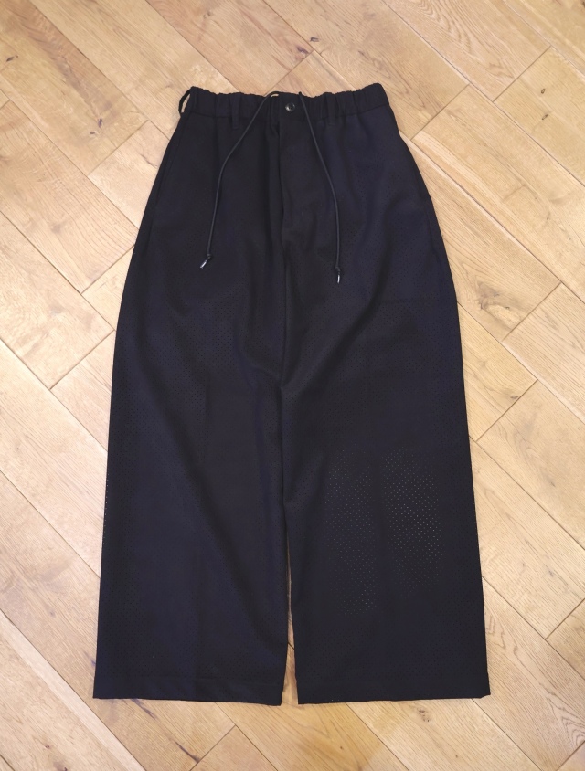 COOTIE　「Punching Faux Suede Side Seamless Easy Trousers」　パンチング加工 フェイクスエード ワイドイージーパンツ