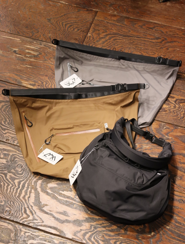 COMFY OUTDOOR GARMENT (コムフィーアウトドアガーメント)