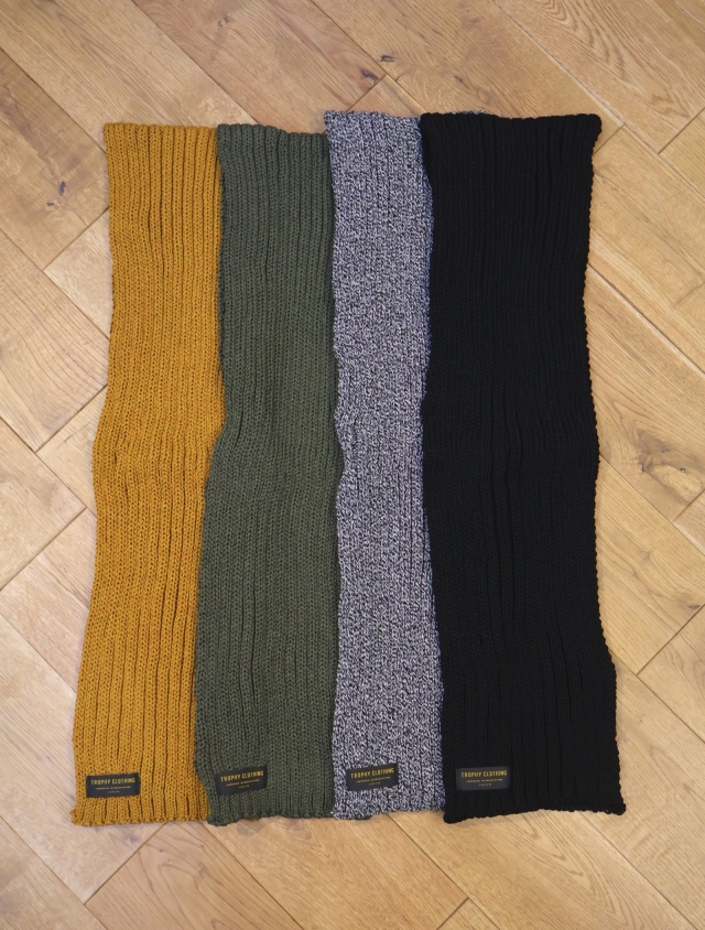 TROPHY CLOTHING　　「Low Gauge Knit Muff」　　ウールマフラー