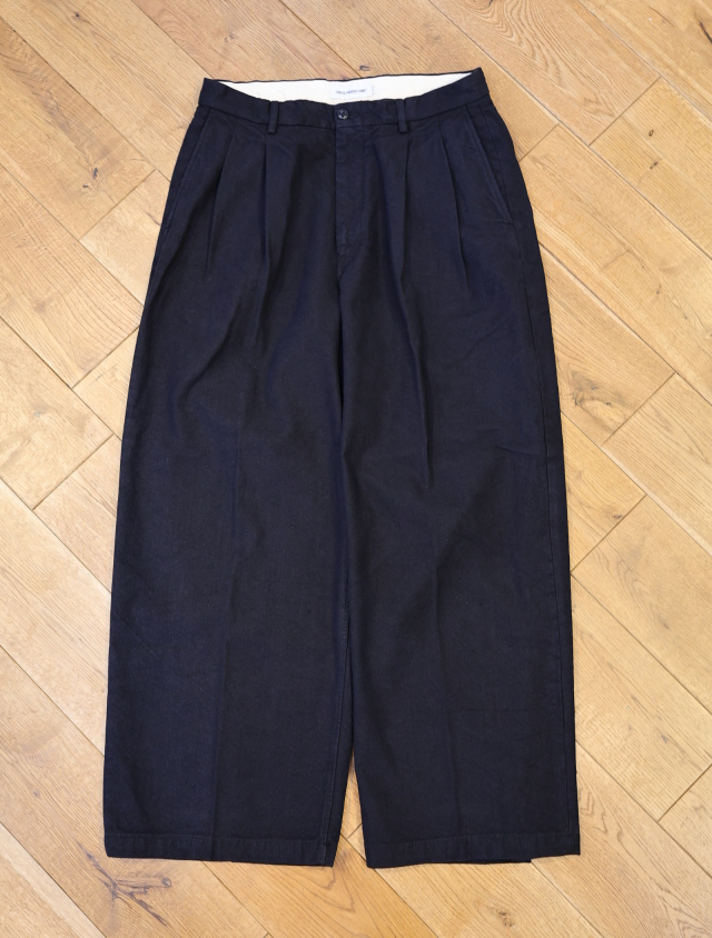 COOTIE　「C/Li Canvas 2 Tuck Trousers」　2タック ワイドストレート トラウザー
