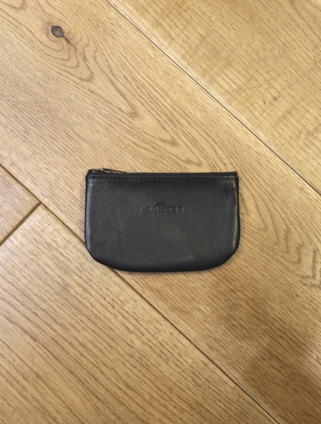 MASSES　「LEATHER CASE S」　　レザーポーチ〈SMALL〉
