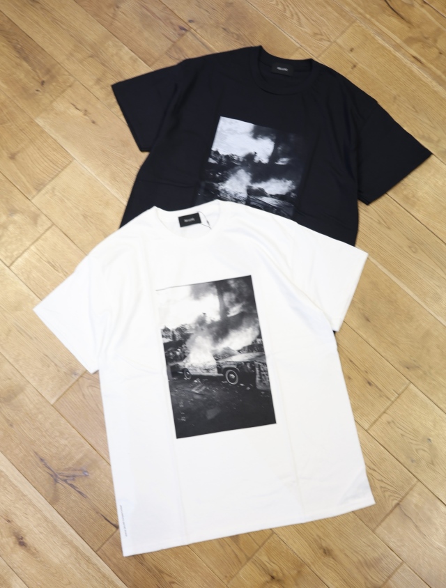 DELUXE x Allan Potter 　「DELUXE x Allan Potter TEE」　プリントティーシャツ