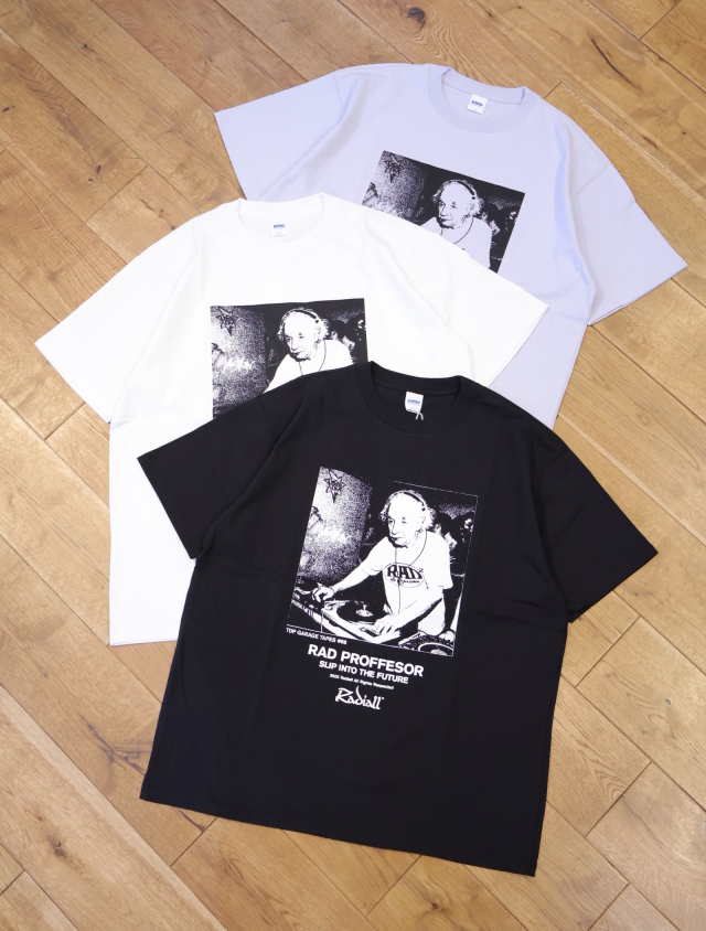 RADIALL 　「E=MC2 - CREW NECK T-SHIRT S/S」　プリントティーシャツ