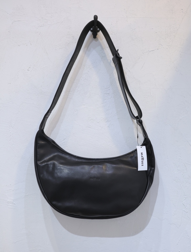 MASSES　「LEATHER SHOULDER BAG」　　レザー ショルダーバッグ