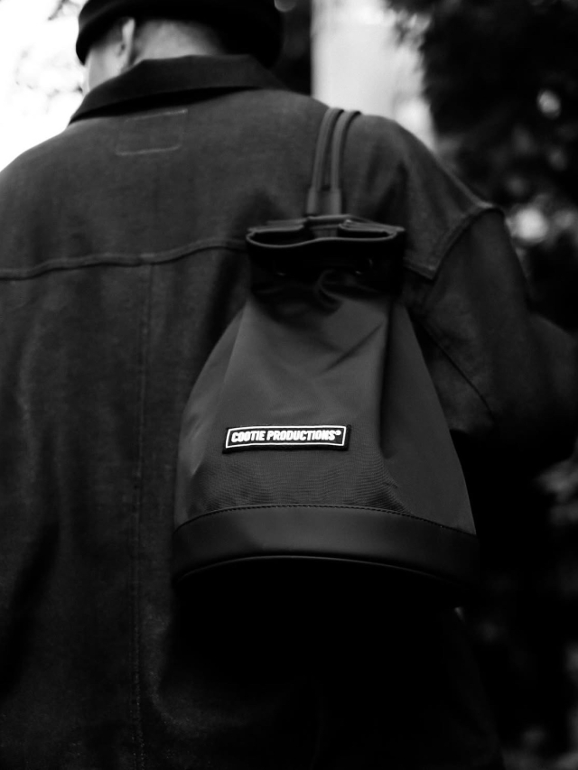 COOTIE 「Drawstring Shoulder Bag」 ショルダーバッグ