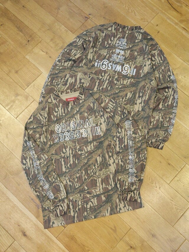 Hide and Seek × Toru Nishiura　「Original L/S Tee」　プリントロングスリーブティーシャツ（CAMO）