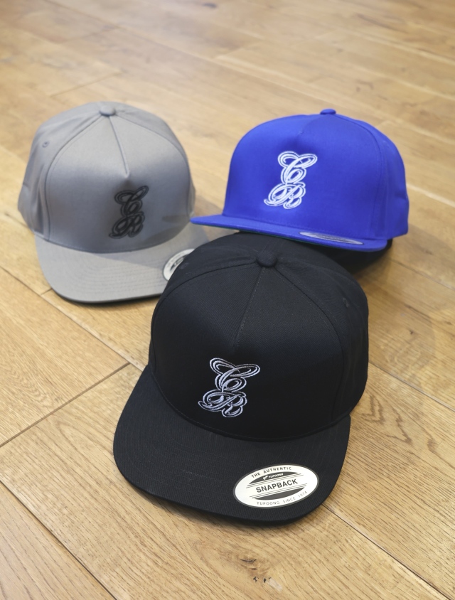 CUT RATE 　「PINSTRIPE EMBROIDERY CAP」　スナップバック 5パネルキャップ