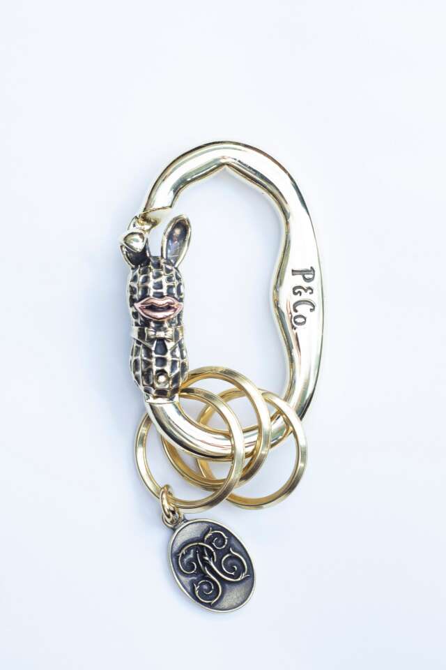 peanuts&co　カラビナ　ジャンク品 Peanuts&Co 「CARABINER BUNNY PEANUTS BRASS × COPPER」