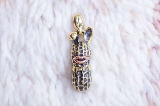 Peanuts&Co　「LARGE BUNNY PEANUTS BRASS × COPPER」　BRASS製 ペンダントトップ