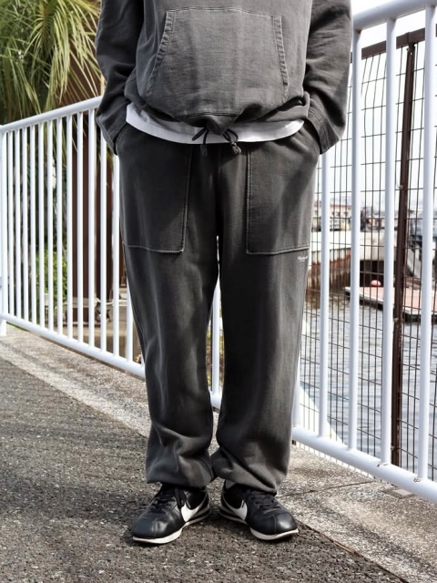 RADIALL ラディアル LAID BACK - STRAIGHT FIT SWEATPANTS radiall メンズ パンツ イージーパンツ ピグメント加工 送料無料 atfpts RADIALL 「LAID BACK - STRAIGHT FIT SWEATPANTS」 ピグメントダイ