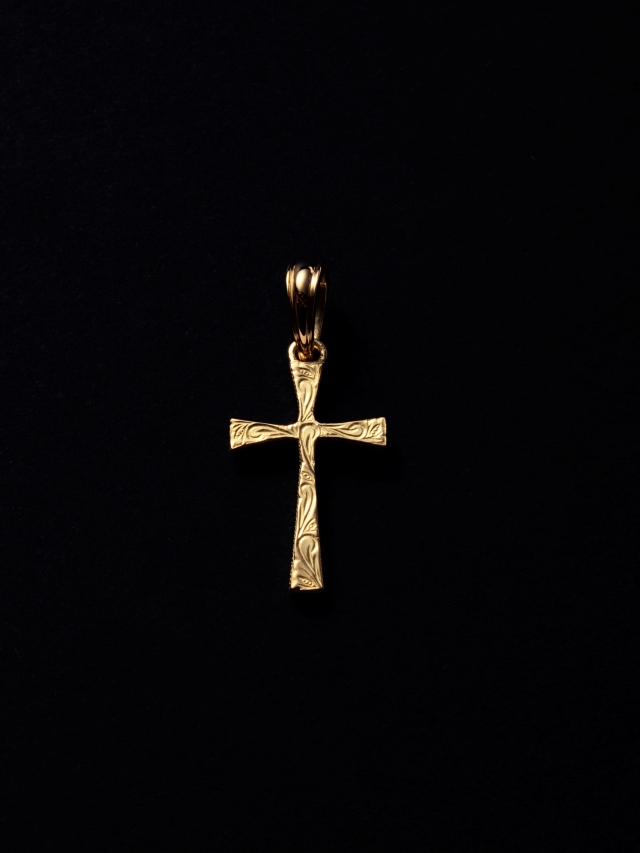 ANTIDOTE BUYERS CLUB　　「Engraved Tiny Cross Pendant」　　K18 製 ペンダントトップ