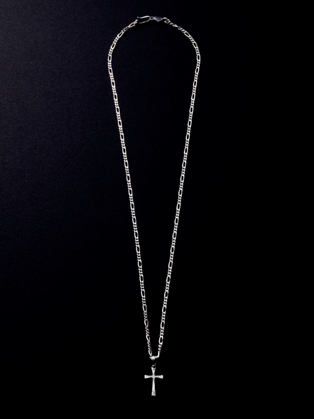 ANTIDOTE BUYERS CLUB 「Engraved Tiny Cross Pendant