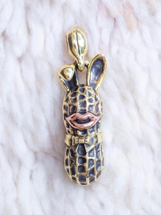 Peanuts&Co　「STASH BUNNY PEANUTS BRASS × COPPER」　BRASS製 ペンダントトップ