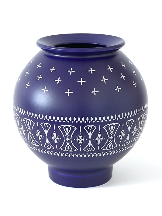 海】900刻印 銀製水入れ容器 花モチーフ 手彫 重量約125g