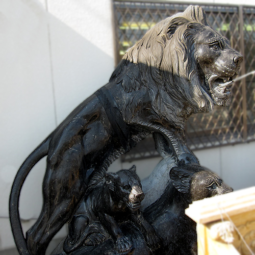 天然黒石彫刻　ライオンファミリー　【商品番号：m-0046】