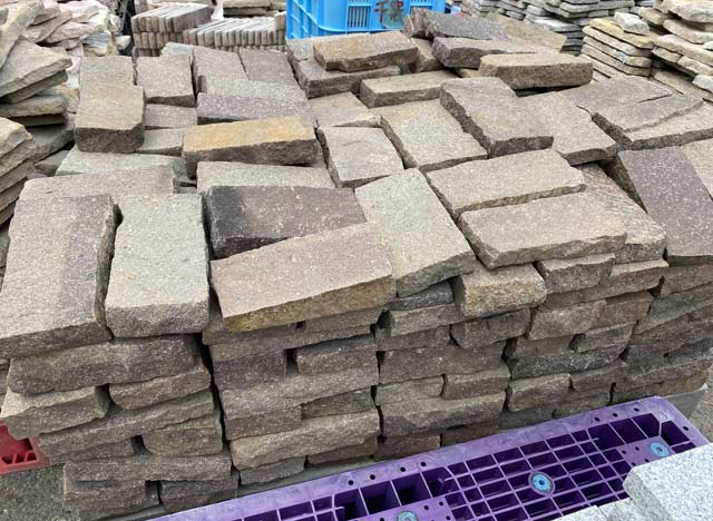 アウトレット　板石