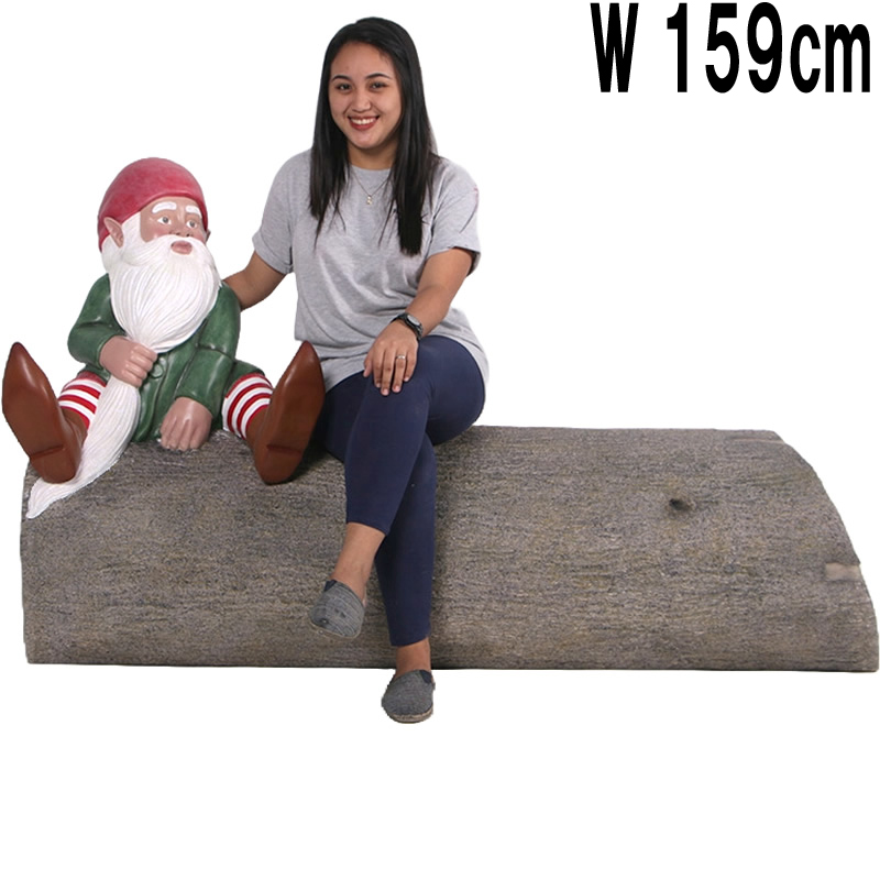 大木に腰掛ける妖精のベンチ Tree Trunk with Gnome　FRPアートオブジェ 【商品番号：m-fr190096】